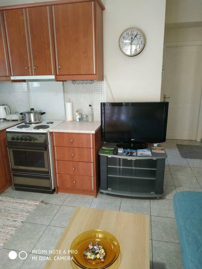Ourania'S Apartments カメナブルナ エクステリア 写真
